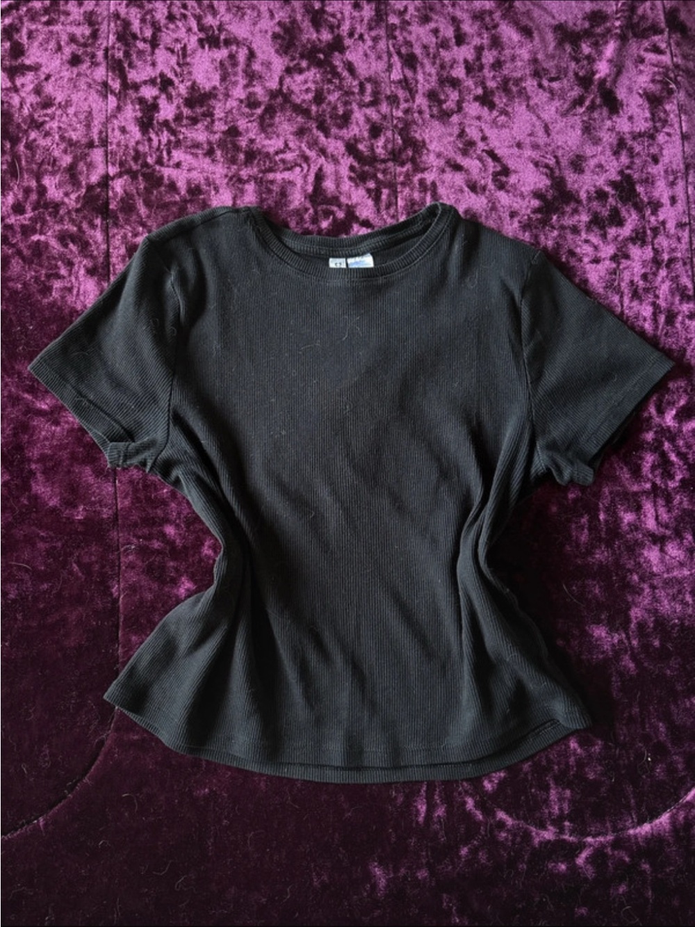 black ribbed tee
